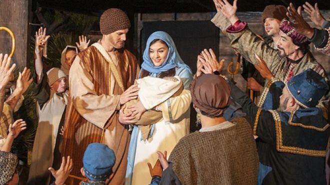 Mary, Joseph, and Jesus with wise men